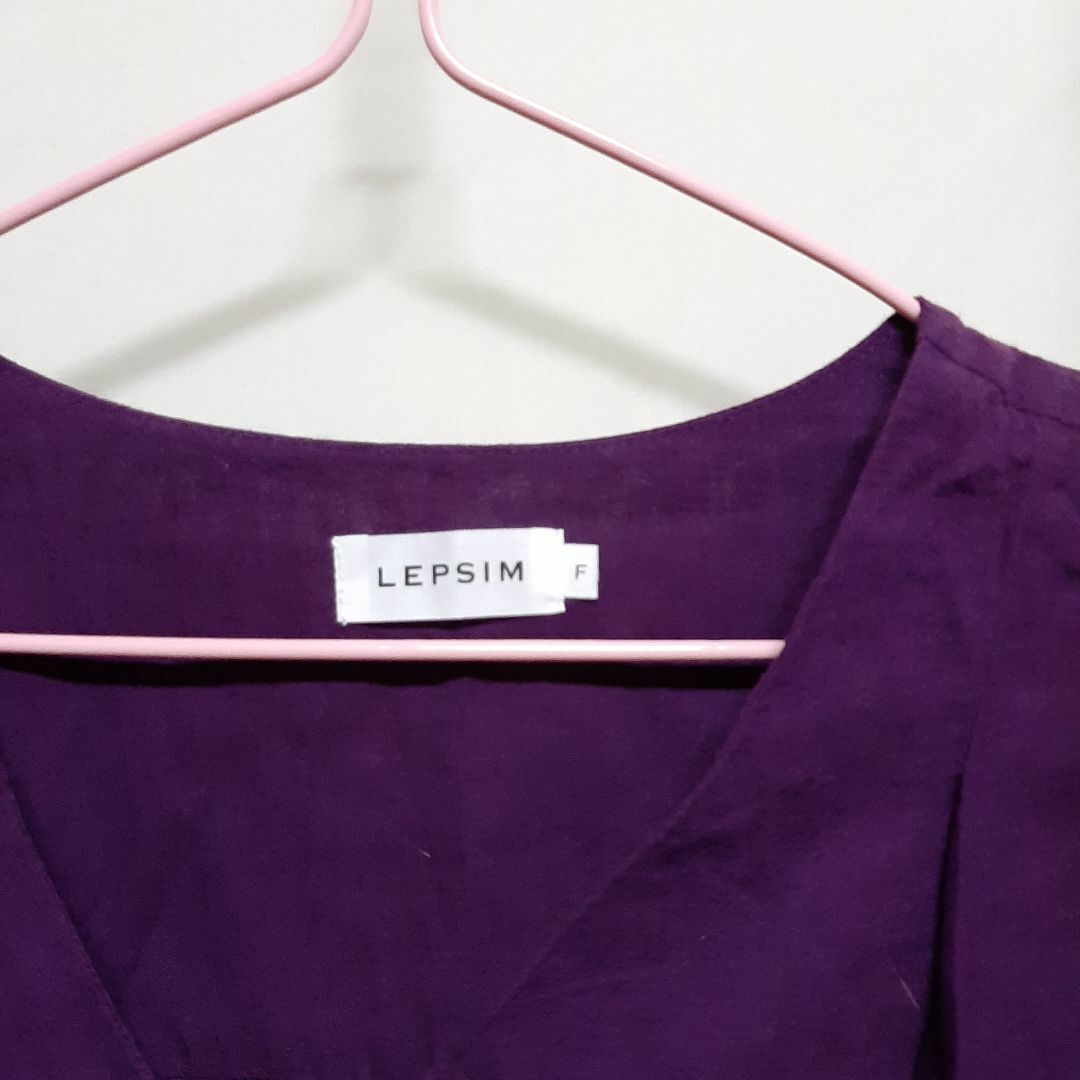 LEPSIM(レプシィム)のプロフ必読LEPSIMノーカラーパープル半袖シャツ/シンプルかわいい♪良品F レディースのトップス(シャツ/ブラウス(半袖/袖なし))の商品写真