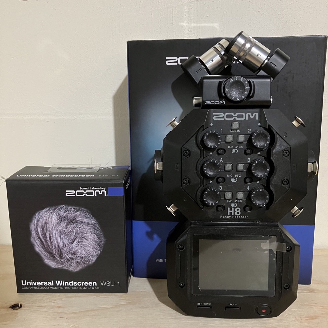 Zoom(ズーム)のZOOM H8 Handy Recorder 風防付 楽器のレコーディング/PA機器(マイク)の商品写真