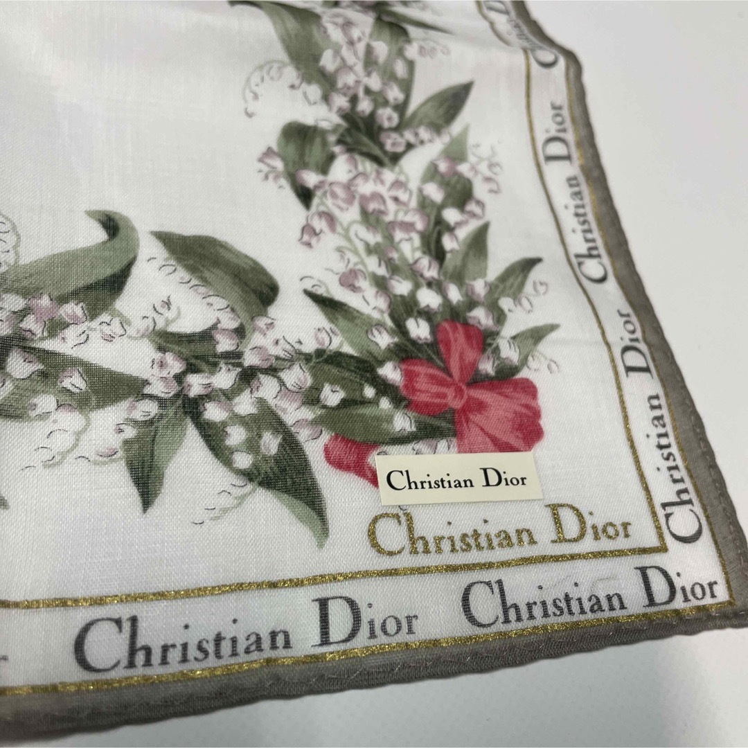 Christian Dior(クリスチャンディオール)の《未使用》Christian Diorの花柄ハンカチ2枚セット レディースのファッション小物(ハンカチ)の商品写真