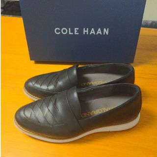 コールハーン(Cole Haan)のCole Haan オリジナルグランドローファー　レディース　6.5B 黒(ローファー/革靴)