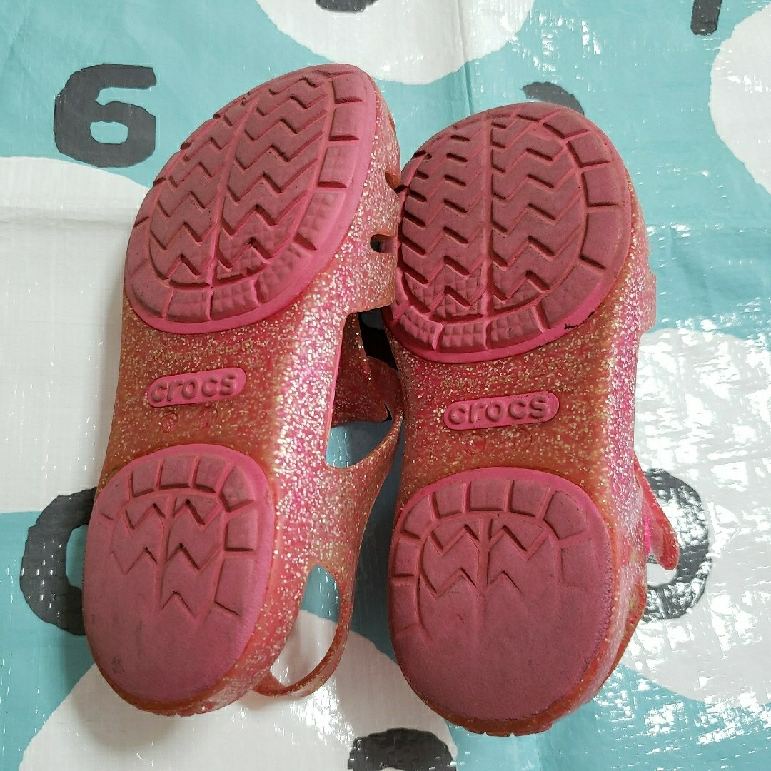 crocs(クロックス)のクロックス　キッズ　サンダル　　C10 キッズ/ベビー/マタニティのキッズ靴/シューズ(15cm~)(サンダル)の商品写真