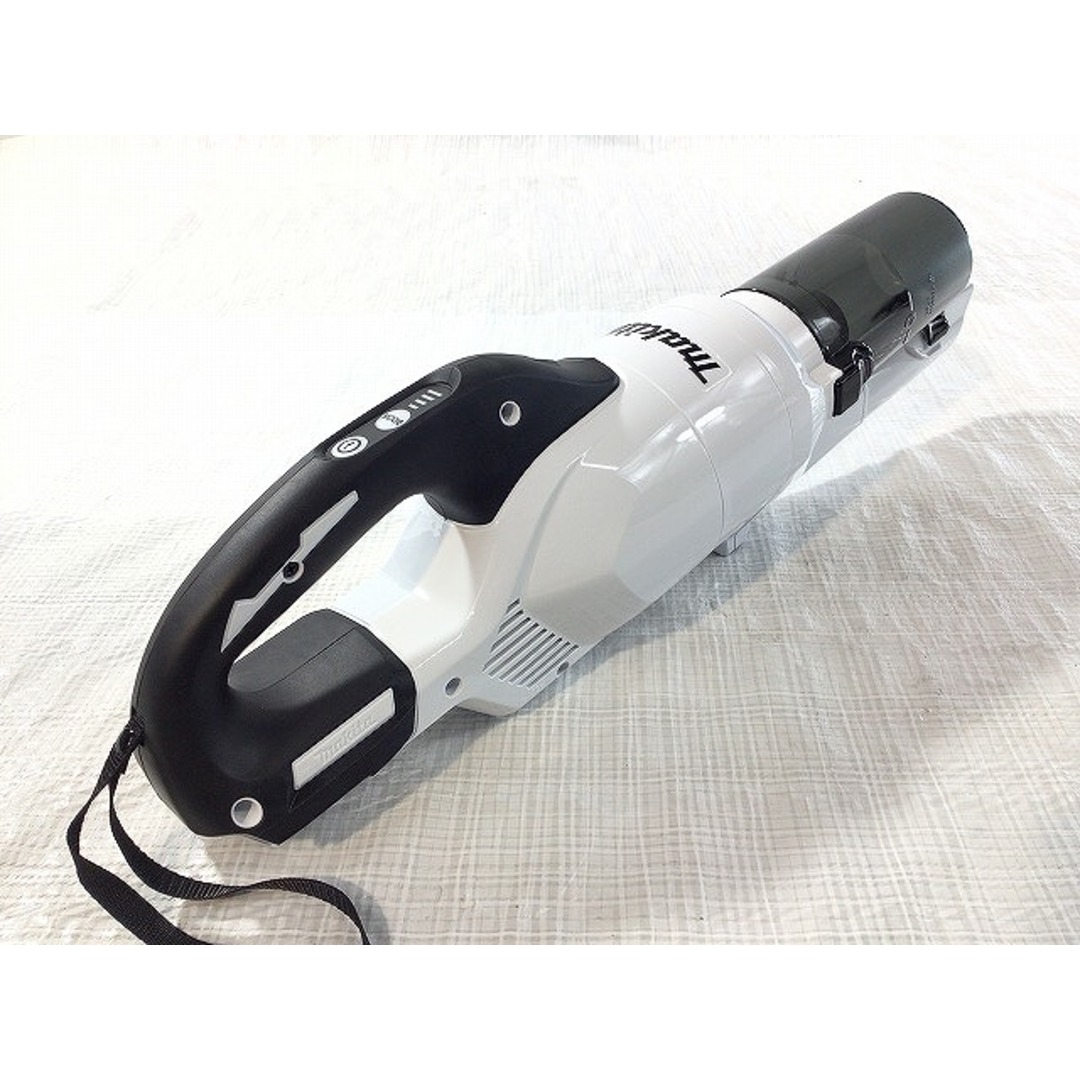 ☆未使用品☆makita マキタ 18V充電式クリーナー CL286FDRFW 白色 バッテリー(18V 3.0Ah) 充電器 サイクロン一体式 コードレス 73971