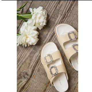 ハーリップトゥ(Her lip to)のHerlipto Double Strap Crystal Sandals(サンダル)