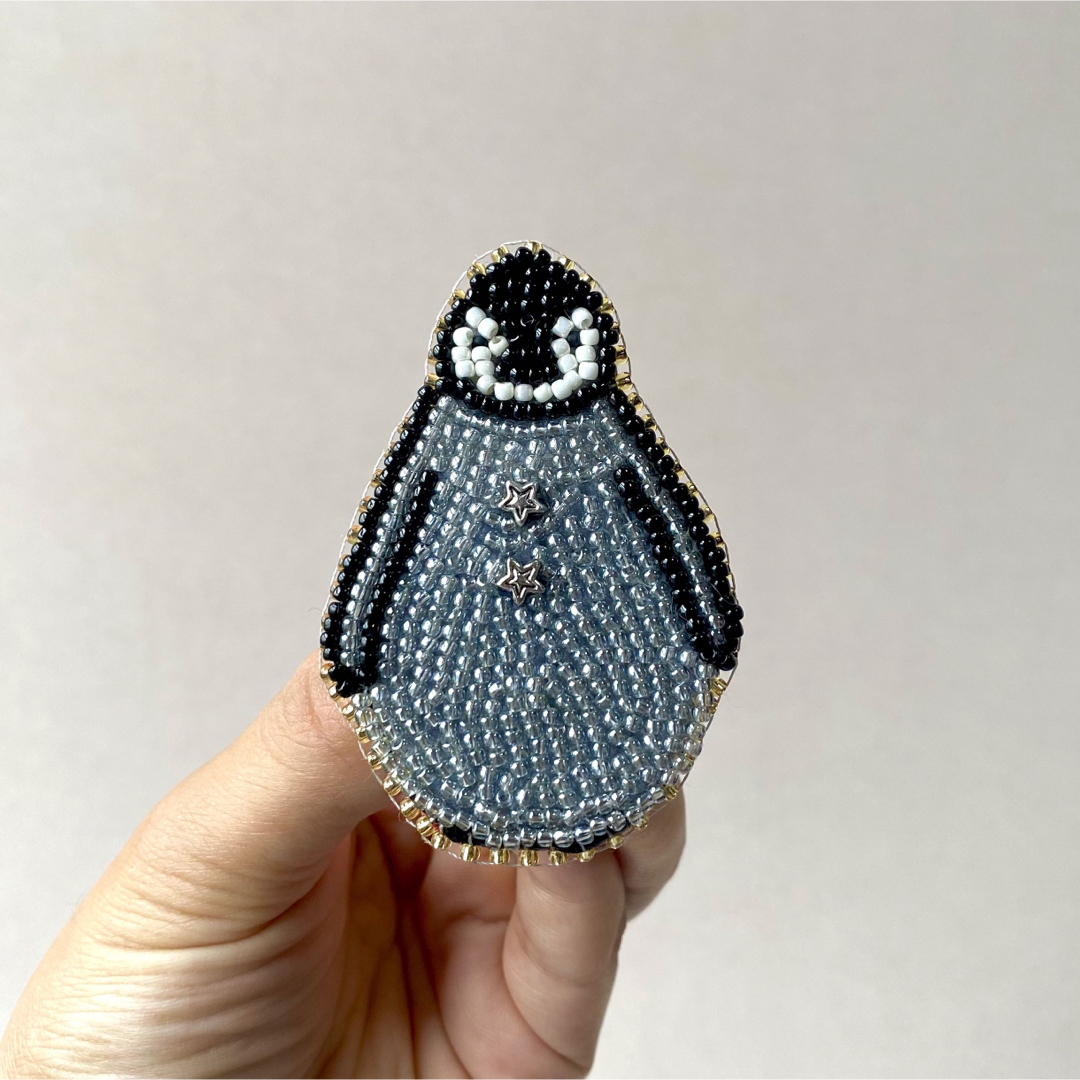 ビーズ刺繍】子ペンギンのブローチの通販 by KODA｜ラクマ