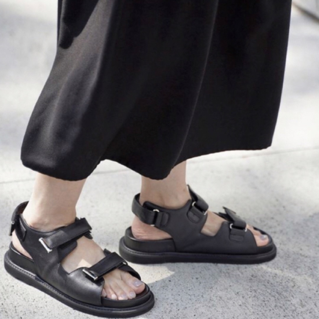 DEUXIEME CLASSE(ドゥーズィエムクラス)のDeuxieme Classe カミナンドTOUCH STRAP SANDALS レディースの靴/シューズ(サンダル)の商品写真