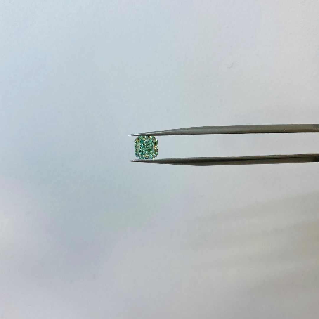 FANCY INTENSE BLUE GREEN 0.869ct SQ/RT03 レディースのアクセサリー(その他)の商品写真