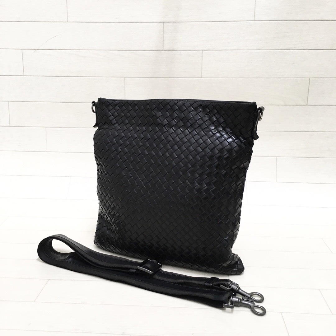 Bottega Veneta(ボッテガヴェネタ)の☆美品・シリアル付☆BOTTEGA VENETAイントレチャートショルダーバッグ レディースのバッグ(ショルダーバッグ)の商品写真