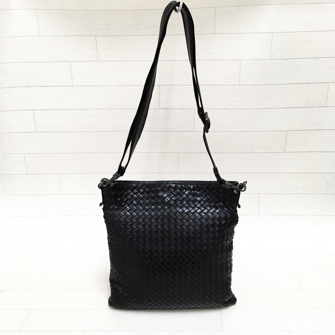 Bottega Veneta(ボッテガヴェネタ)の☆美品・シリアル付☆BOTTEGA VENETAイントレチャートショルダーバッグ レディースのバッグ(ショルダーバッグ)の商品写真