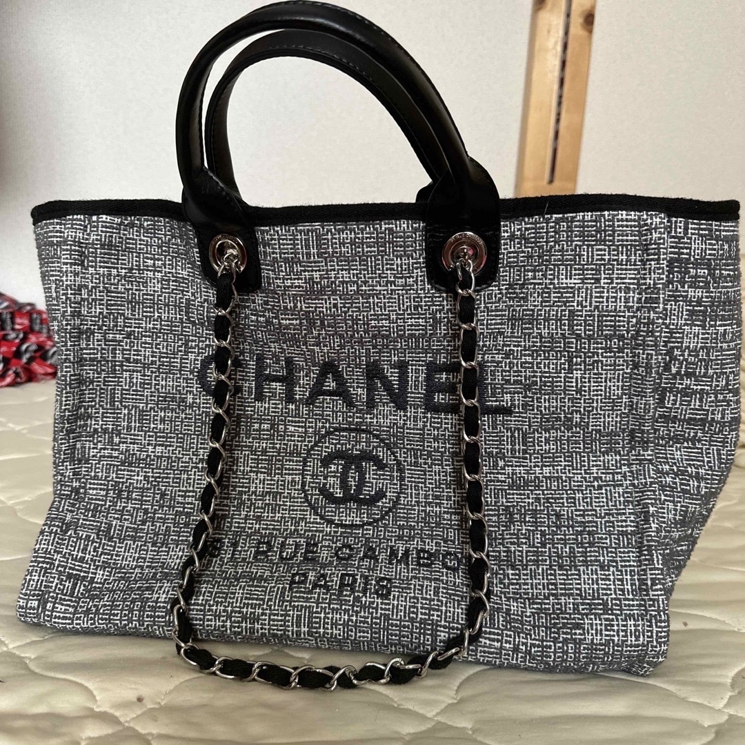 チェーンショルダーバッグCHANEL シャネル ドーヴィル トートバッグ グレーｘブラック