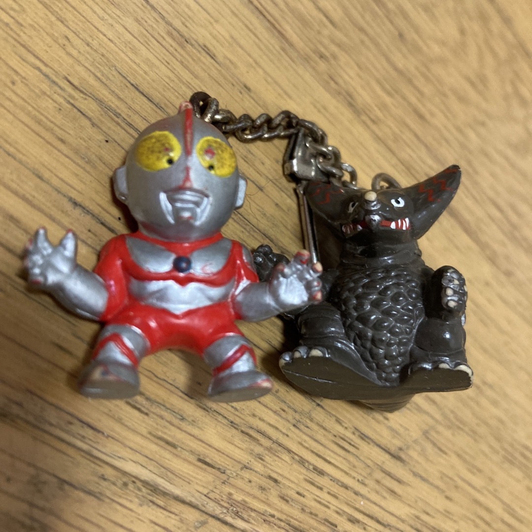 レトロ　ウルトラマン　怪獣キーホルダー　レア　 エンタメ/ホビーのおもちゃ/ぬいぐるみ(キャラクターグッズ)の商品写真