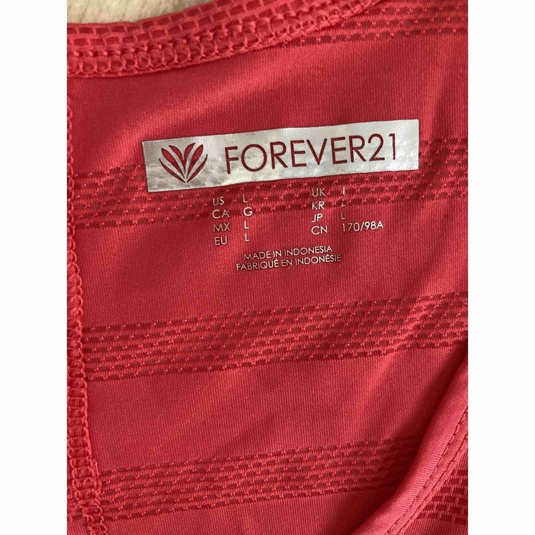 FOREVER 21(フォーエバートゥエンティーワン)のスポーツウェア　タンクトップ　フォーエバー21 スポーツ/アウトドアのランニング(ウェア)の商品写真