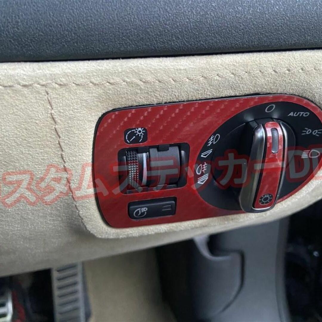 AUDI(アウディ)の182 アウディTT8J ヘッドライトスイッチステッカー5Dカーボン調レッド赤 自動車/バイクの自動車(車内アクセサリ)の商品写真