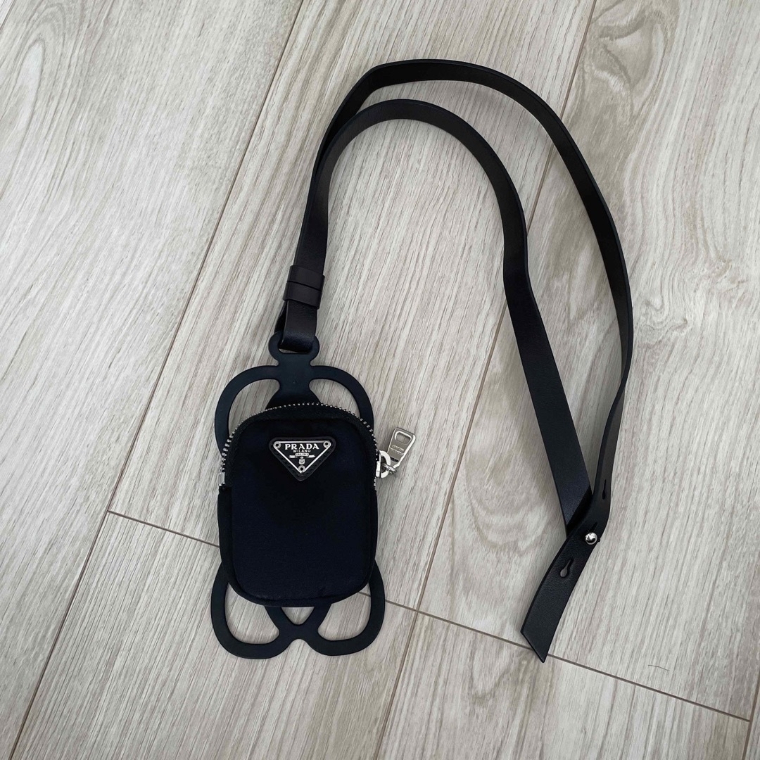 ✨希少品・iPhone14対応✨PRADA ネックストラップ ブラウン チャーム ✨希少品・iPhone14対応✨PRADA ネックストラップ ブラウン チャーム