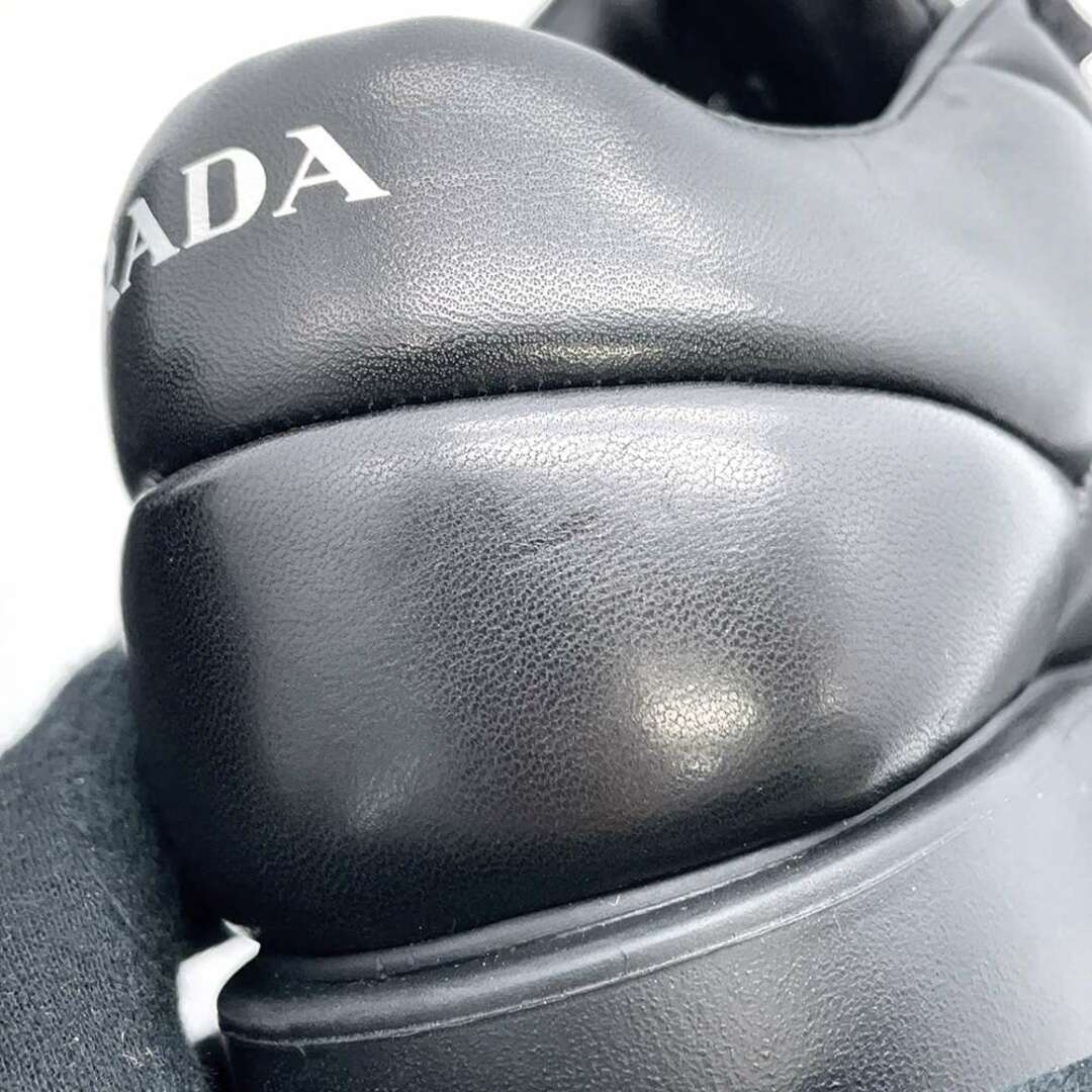 PRADA(プラダ)のプラダ スニーカー モノリス パデッドナッパレザー レースアップ レディースサイズ37 1E119N PRADA 靴 黒 レディースの靴/シューズ(スニーカー)の商品写真