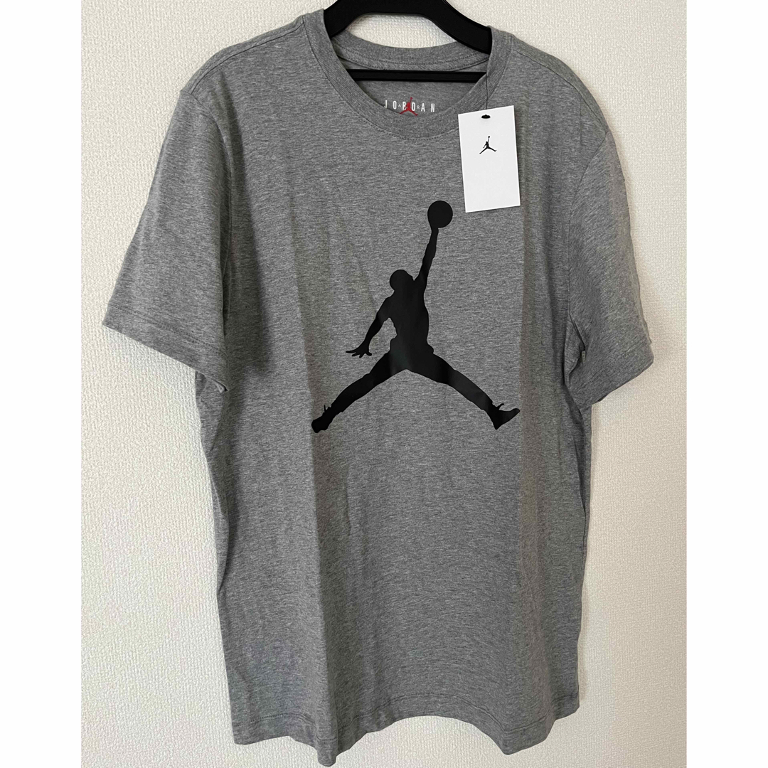 Jordan Brand（NIKE）(ジョーダン)の新品　ナイキ　ジョーダン　ジャンプマン　Tシャツ　グレー　L メンズのトップス(Tシャツ/カットソー(半袖/袖なし))の商品写真