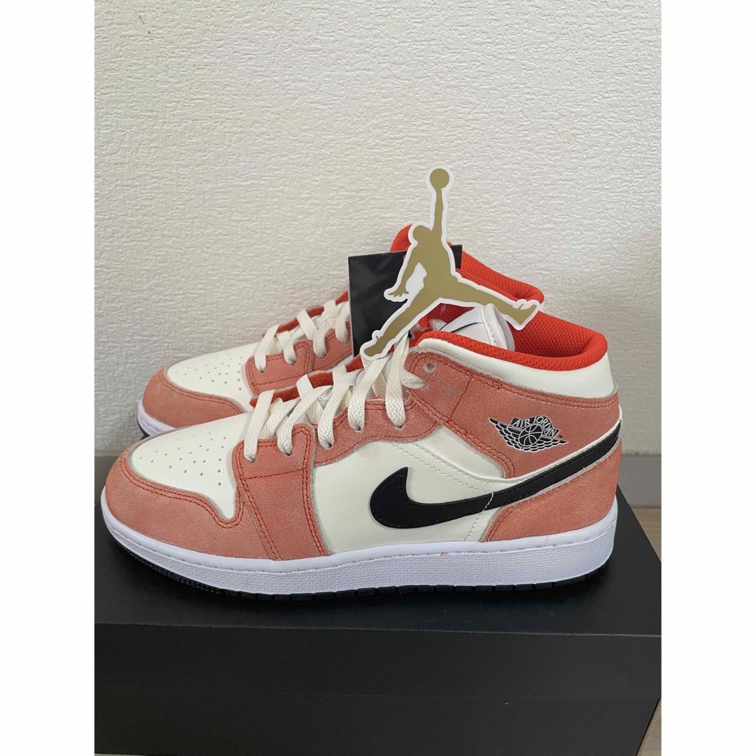 NIKE - 23.5【新品】NIKE AIR JORDAN 1 MID GS ピンクオレンジの通販
