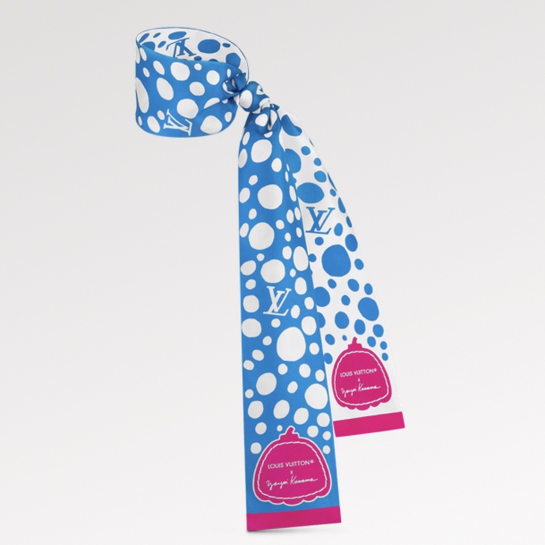 LOUIS VUITTON(ルイヴィトン)のヴィトン　草間弥生　スカーフ レディースのファッション小物(バンダナ/スカーフ)の商品写真