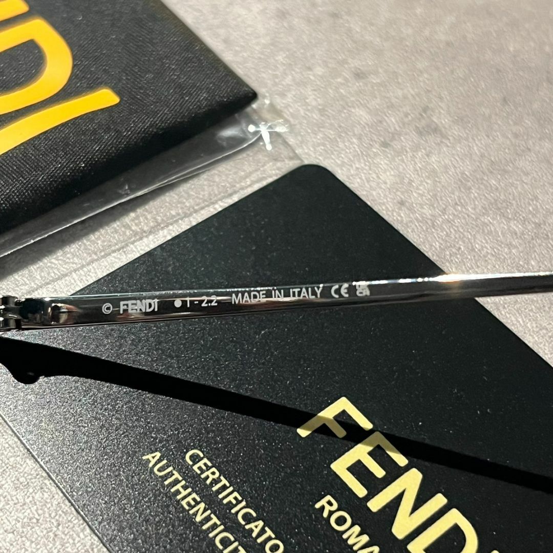 FENDI(フェンディ)の新品 フェンディ FENDI FE40004U 16C メガネ サングラス メンズのファッション小物(サングラス/メガネ)の商品写真