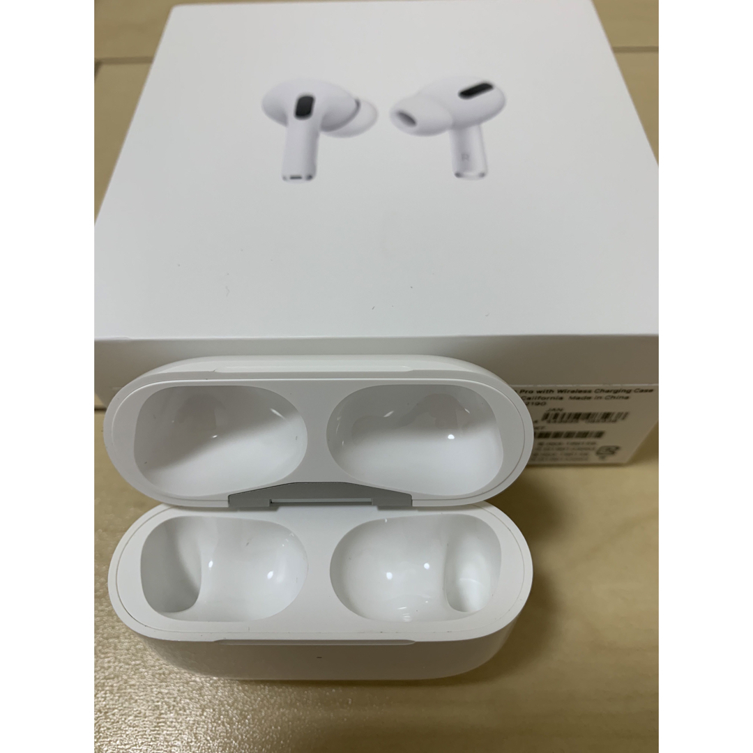 Apple - AirPods pro 1 充電ケースのみの通販 by 和泉's shop ...