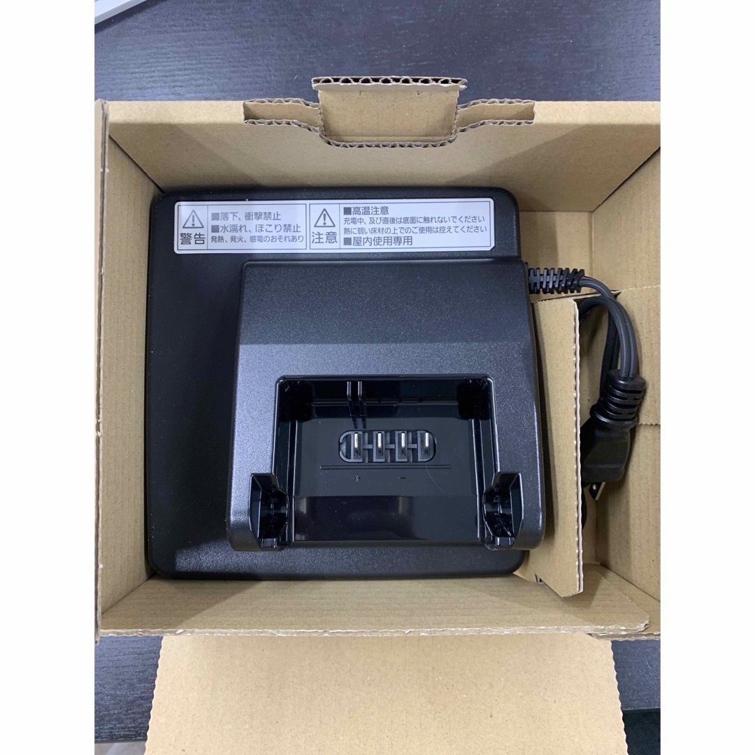 新品 Panasonic バッテリー充電器 NKJ075Z 新品 Panasonic バッテリー充電器 NKJ075Z