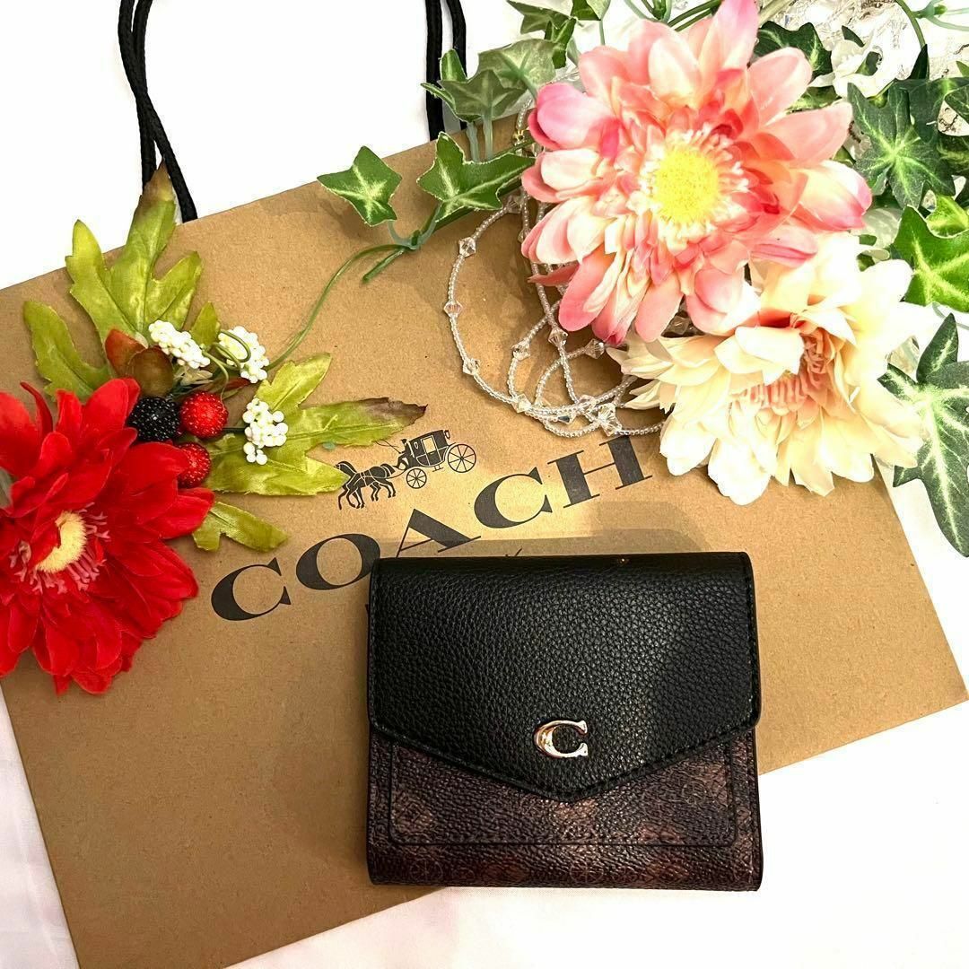 COACH コーチ 三つ折り財布 ダークブラウン 馬車柄 ロゴ | フリマアプリ ラクマ