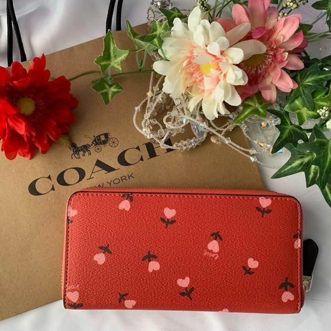 COACH コーチ ︎✿レッド 赤 エナメル 二つ折り財布