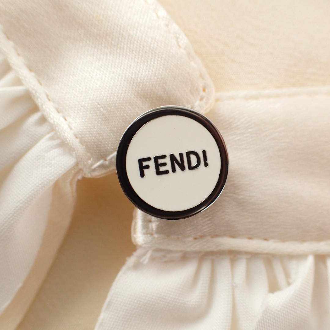 FENDI(フェンディ)のフェンディ FS6685 7DY シルクフリルカラープリーツブラウス 38 レディースのレッグウェア(タイツ/ストッキング)の商品写真