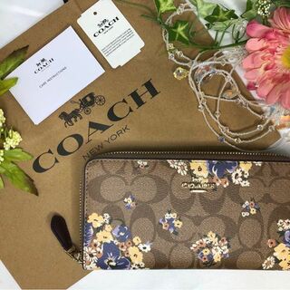 コーチ(COACH)のCOACH コーチ ベージュ 紫 花束柄 ブーケ(財布)