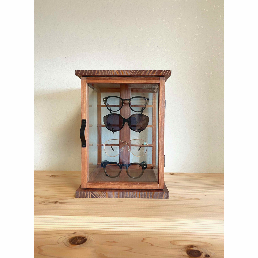 ガラス製メガネスタンド　サングラススタンド　4段　メガネケース木製　 メンズのファッション小物(サングラス/メガネ)の商品写真