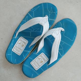 アイランドスリッパ(ISLAND SLIPPER)の【美品】ILAND SLIPPER バナナリーフ柄 トングサンダル 26cm 青(サンダル)