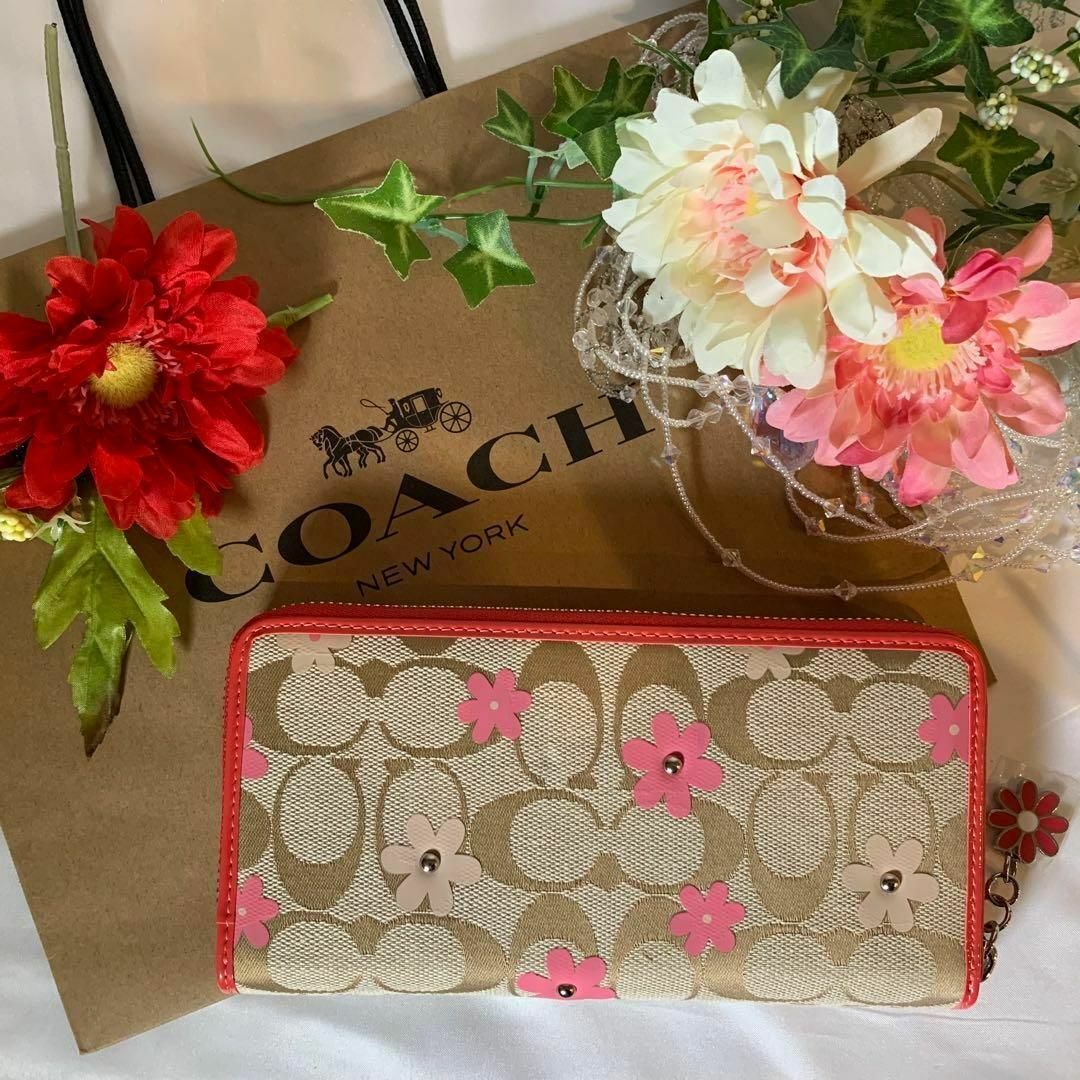 COACH コーチ ︎✿フラワー チャーム シグネチャー-
