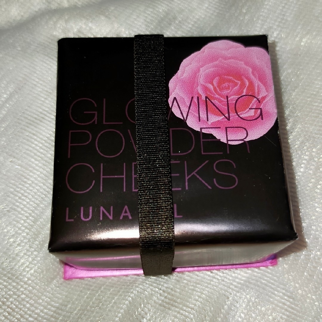 LUNASOL(ルナソル)のルナソル　グロウイングパウダーチークス　EX03 Pure Coral Pink コスメ/美容のベースメイク/化粧品(チーク)の商品写真