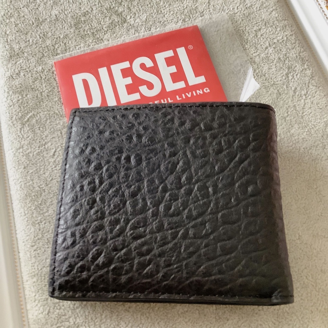 新品★DIESEL 二つ折り財布 エンボスレザー ロゴ 牛革 小銭入れ付き 4