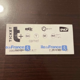 【Ticket t+ 9枚綴り】フランス　パリ　地下鉄　チケット(その他)