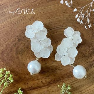 紫陽花アナベル＊コットンパールピアス/イヤリング (ピアス)