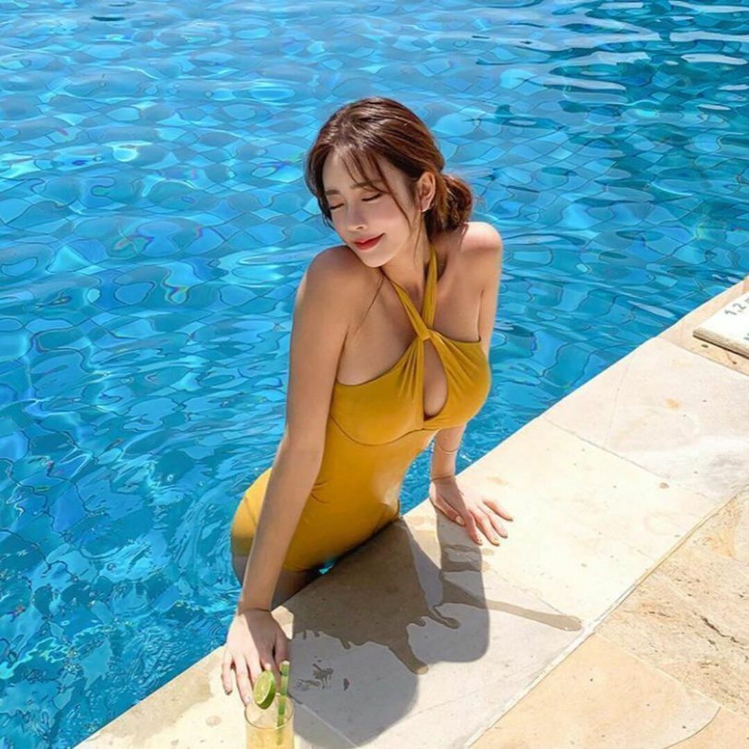 レディース水着 モノキニ♡ホルターネック水着 イエロー きれいめ 韓国 XL レディースの水着/浴衣(水着)の商品写真