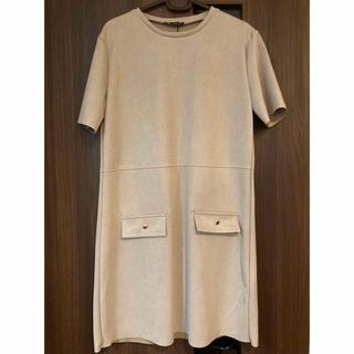 ザラ(ZARA)の新品　未使用　ZARA ザラ　Mサイズ　ワンピース(ひざ丈ワンピース)