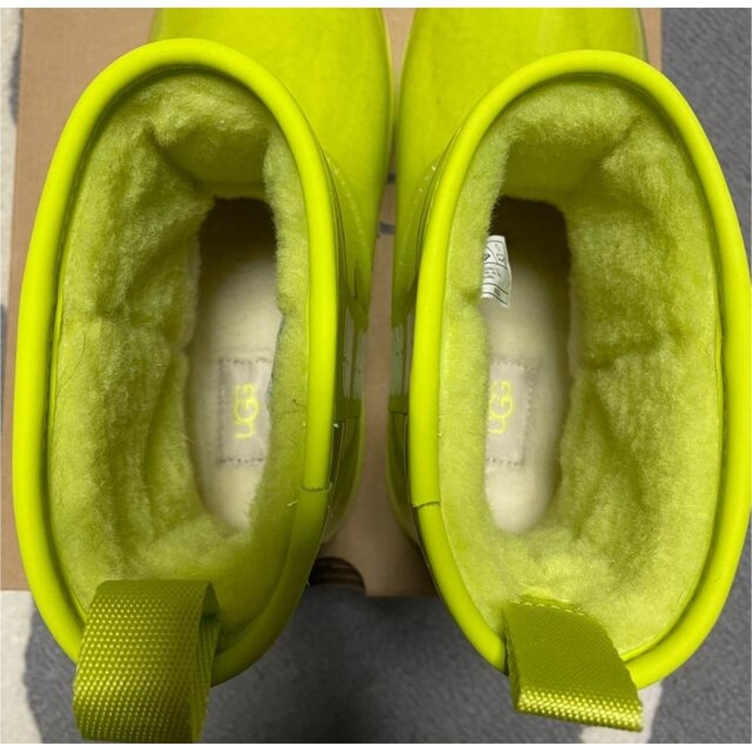UGG(アグ)のUGG ブーツ　アグ クラシック クリア ミニ　イエロー　黄色 レディースの靴/シューズ(ブーツ)の商品写真