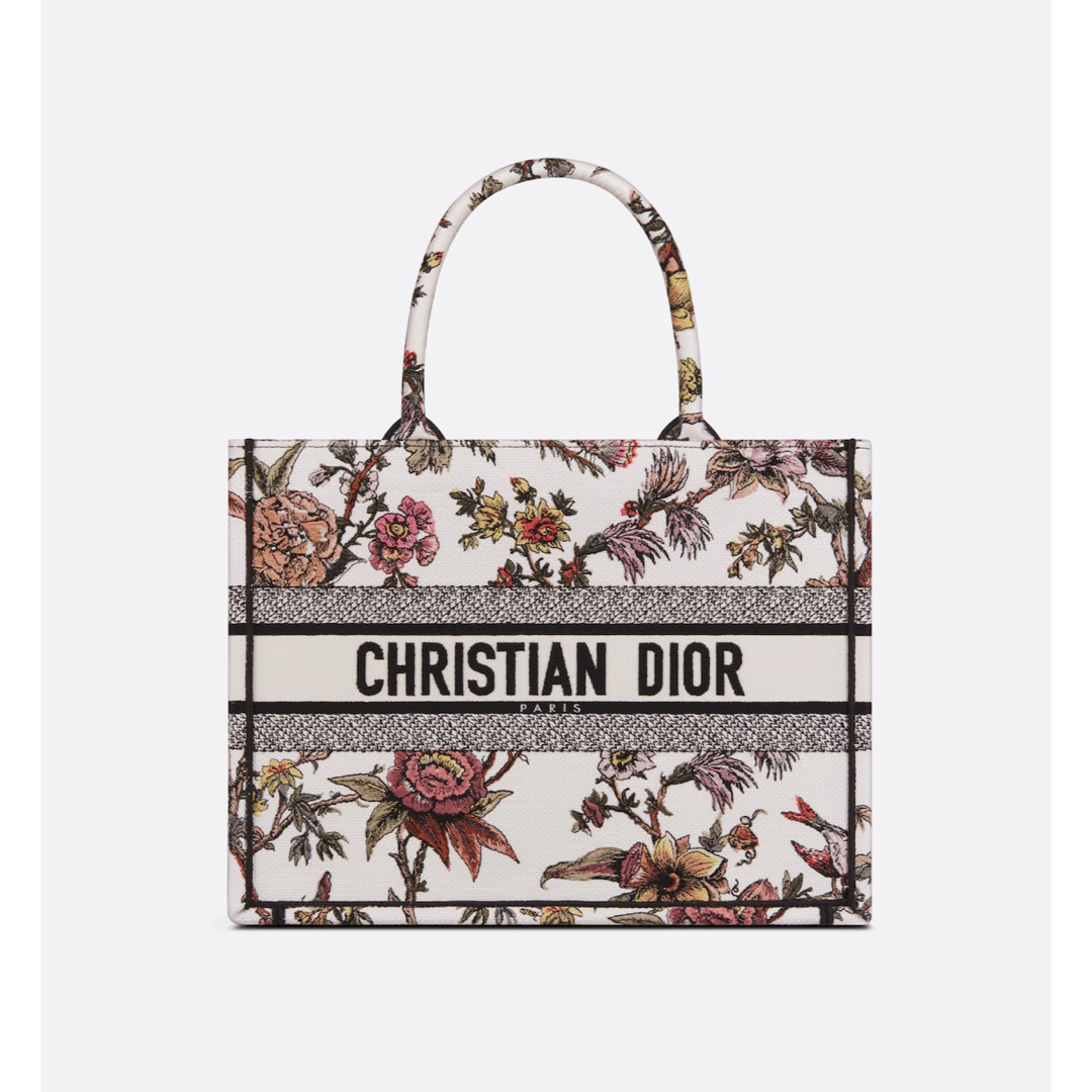 Christian Dior(クリスチャンディオール)のDior BOOK TOTE ミディアムバッグ　新品未使用♡ レディースのバッグ(トートバッグ)の商品写真