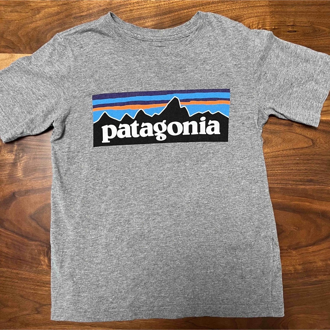 patagonia(パタゴニア)のパタゴニア✳︎キッズTシャツXS(130cm) キッズ/ベビー/マタニティのキッズ服男の子用(90cm~)(Tシャツ/カットソー)の商品写真
