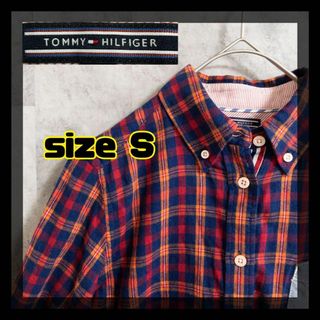 トミーヒルフィガー(TOMMY HILFIGER)の【美品】TOMMY HILFIGER　チェックシャツ　サイズS　長袖　即日発送(シャツ)