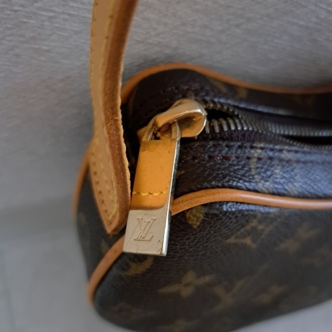 LOUIS VUITTON(ルイヴィトン)のルイヴィトン  クロワッサン レディースのバッグ(ハンドバッグ)の商品写真