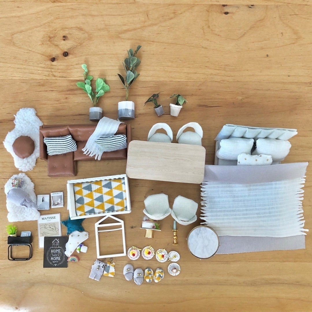 ミニチュアドールハウス　完成品　素敵なモダンハウス❤︎ ハンドメイドのおもちゃ(ミニチュア)の商品写真