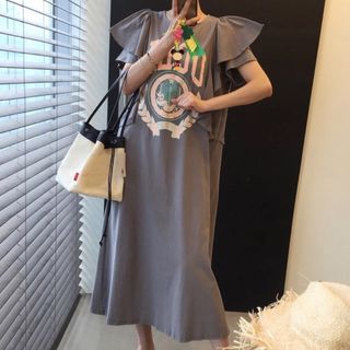 ザラ(ZARA)の半袖フリルロングロゴTシャツワンピース　グレー(ロングワンピース/マキシワンピース)