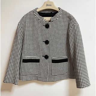 美品【HERNO】ヘルノ フレア袖 ベルト付き 総柄 ノーカラージャケット-
