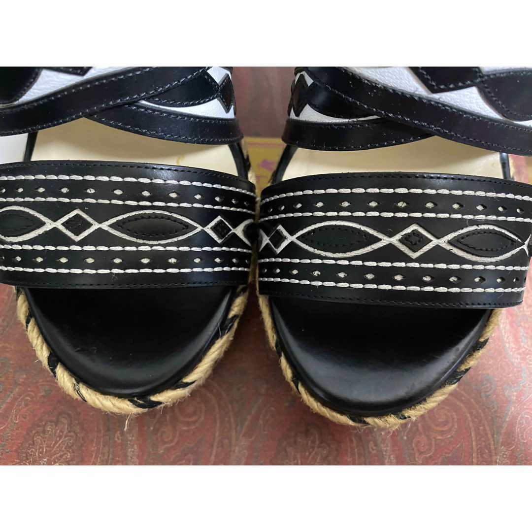 ETRO(エトロ)のエトロ リアル レザー ウエッジ サンダル ETRO アンクル ストラップ レディースの靴/シューズ(サンダル)の商品写真