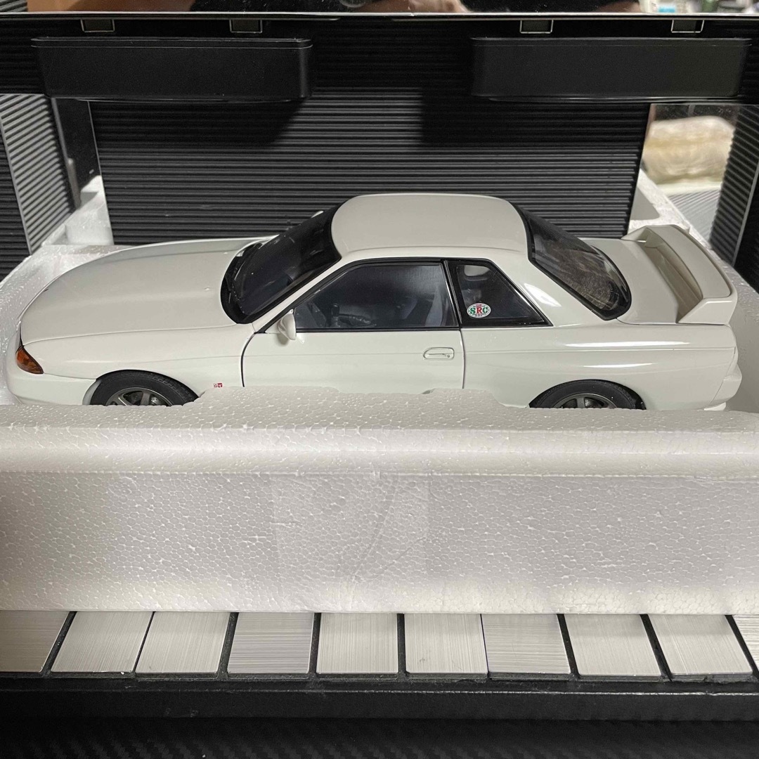未展示品 オートアート1/18スカイラインGT-R R32 N1 ニスモ SRC