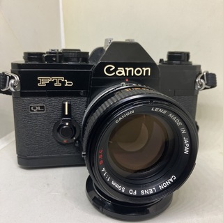 キヤノン(Canon)のCanon FTbとFD 50mm F1.4 S.S.Cのセットになります。(フィルムカメラ)