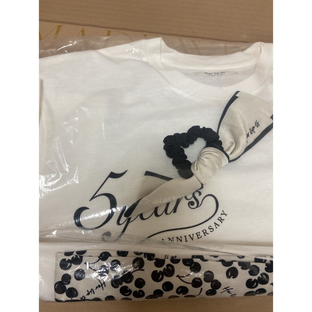herlipto 5周年ノベルティーTシャツ