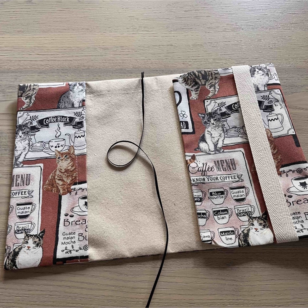お散歩猫様専用　ブックカバー　3品セット　ハンドメイド ハンドメイドの文具/ステーショナリー(ブックカバー)の商品写真